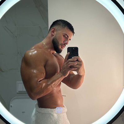 iamsterdamz's profile picture. Dare the impossible

Main account  @BigBaniX