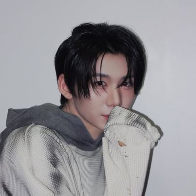 0701_0909's profile picture. 