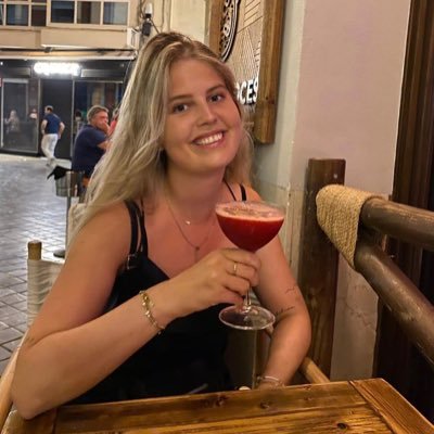 KatieKatieek's profile picture. 