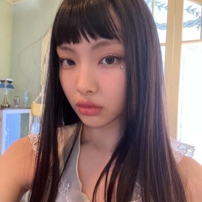 flxwui's profile picture. loonaverse #loatwt #kpoptwt #bltwt