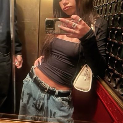 manubzzn's profile picture. 