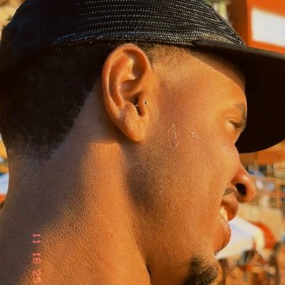 moanananave's profile picture. meus moods