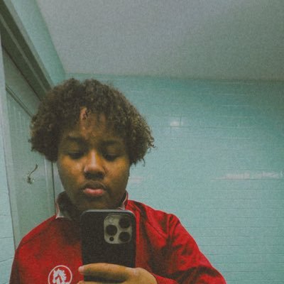 shecravesdee's profile picture. gemini♊️🧸.