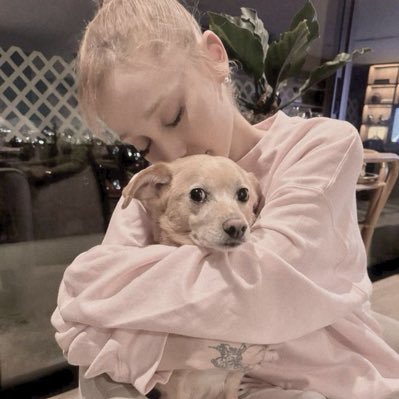 bunny_jiwoo's profile picture. 🇰🇷🇺🇸 • 23 • pro recovery • hw 195 • lw 126 • cw 158 • gw 150 • ugw 90