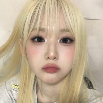 itztsua's profile picture. —﹙ 📓 ﹚ 𝓗old ⠀ the ⠀ breath, ⠀ 𓈒ּ֯݁l♡ּve ⠀ dive ⠀ ⠀ ⠀ ⠀ ⠀  ⠀ @seungs3xual 𑁨 ׁ ⠀ my ⠀ archive̅ ⠀ 𐬹יִ