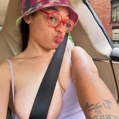 OliverasEd68856's profile picture. Single✌️
Honest✝️
Dancer 👿asked for my wallet address. My snap @gbefun02