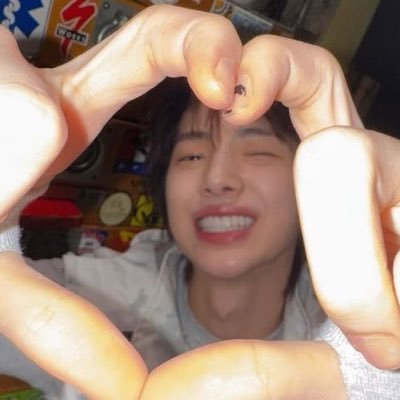 treesanflower's profile picture. 