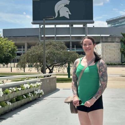 CasandraSh104's profile picture. My name is Jane mary but my friends call me casandra am from united state of America but currently in syril Damascus am a military personnel and am single