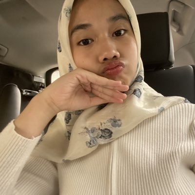 almiraeina's profile picture. Not so #studytwt