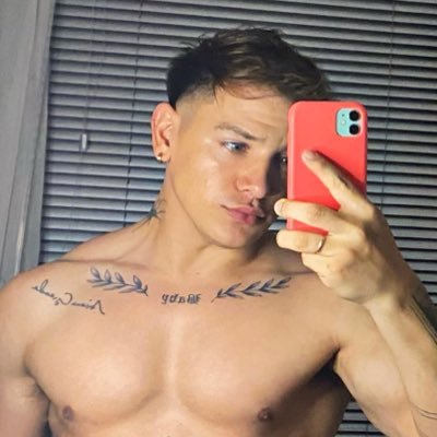 Benjaminezeq's profile picture. Contenido Caliente🔥🔥 40% OFF 🔥🔥 https://t.co/lBvvJkfhZh