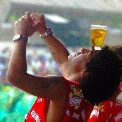 enitaliayjapon's profile picture. siempre tengo algo rojo.