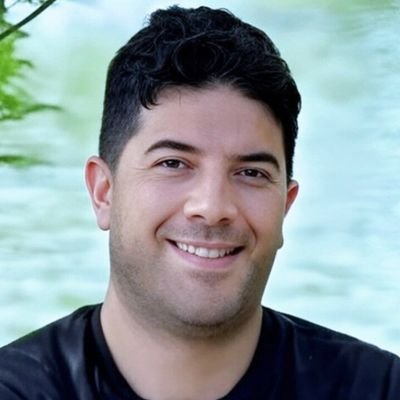 QVline1985's profile picture. Farm vet 🩺
overthinker😇