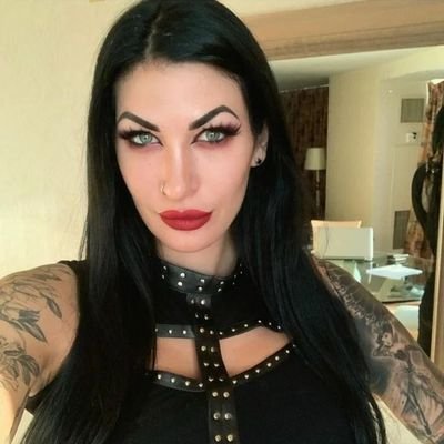 AnglieVaro75793's profile picture. 