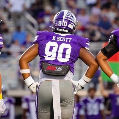 KawarrenS's profile picture. Height 6'1.  Weight 235 Pos.DT/DE/LB
Class 2026
Squat 530
Bench 275
40. 4.8
Contact:(979)-429-5249
Email kawarrenscott92@gmail.com