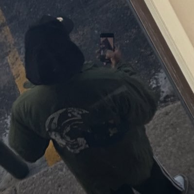 WardLb46562's profile picture. THESILENTPARTNER 💰let’s talk it #MADEMAN 🐾 all over STL✈️ING