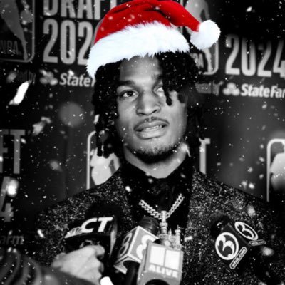 HoopsCastlee's profile picture. 🎭Not real | #LLNIPSEY | The Marathon Continues🏁