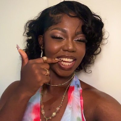 amarajpeg's profile picture. part time med student, full time fine babe