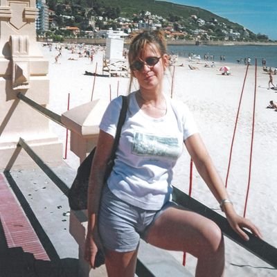 Andrea_Gentil's profile picture. Periodista. Hasta hace poco, especializada en ciencia; ahora pegando la vuelta a la política. Docente universitaria. Asesora en estrategias de comunicación.