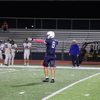 DerekcJr_29's profile picture. ‘29 | 6”0 | 190Ibs | Mill valley High School | LB/RB| 4.0 GPA | Instagram: derek_c_jr | Email:derekjr1411@icloud.com ✉️| 913-244-9672📞 |