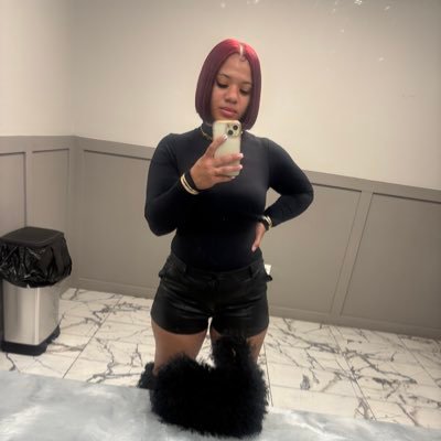 elura__'s profile picture. Loving