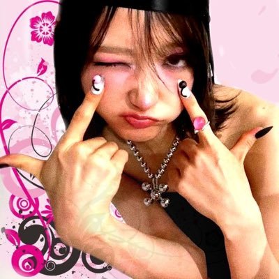 lesbiampires's profile picture. 