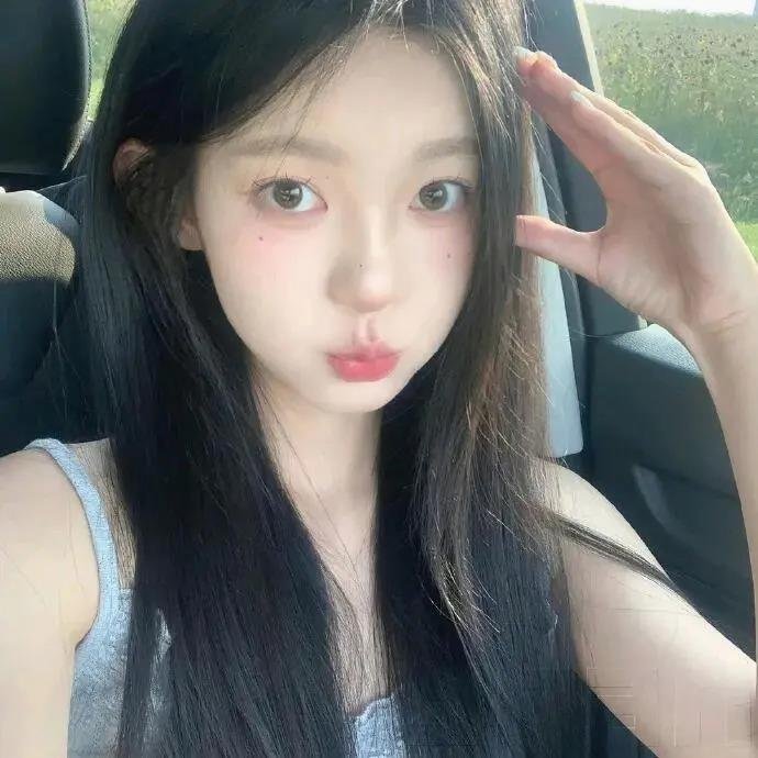 7c3z4IbMQFlyJC's profile picture. 