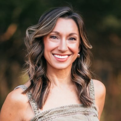 SHoddeMiller's profile picture. My next book, Gazing at God, releases August 12, 2025! Leading Bright City Church with @ikefmiller, PhD, and mom of 3!