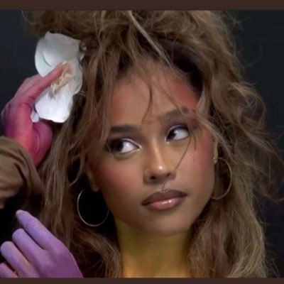 zenisball's profile picture. she/her.    you’re 31?? you have a better shot with a handgun in your mouth