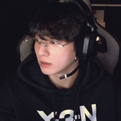 catarmybby's profile picture. ll 𝒜𝓇𝓂𝓎 ll #방탄소년단 𝚙𝚊𝚟𝚎𝚍 𝚝𝚑𝚎 𝚠𝚊𝚢 ll𝒪𝒯⁷ll || 𝒥𝓊𝓃ℊ𝓀ℴℴ𝓀 𝓂𝓎 𝒷ℯ𝓁ℴ𝓋ℯ𝒹 || @bts_twt @justinbieber