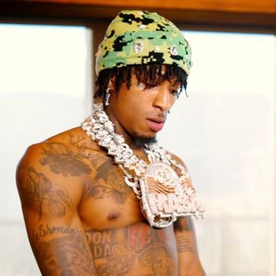 finebyslime's profile picture. realpolar wit no moral syndrome 🇯🇲