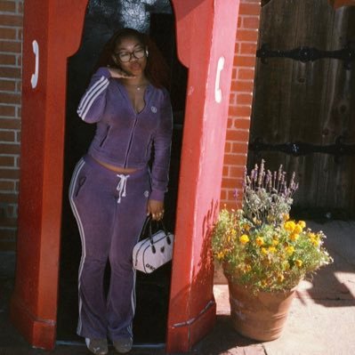 notsolitashley's profile picture. sag 🧚🏾 earthly fairy 💅🏾🧚🏾 🌈