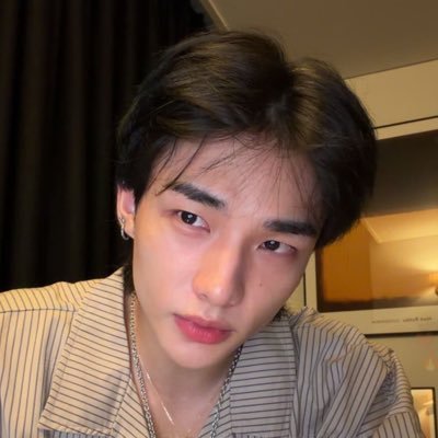 lipe_morn's profile picture. tell me i’m not my fears,my limitations