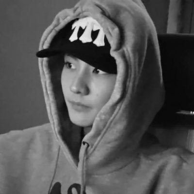 02jjwon's profile picture. 