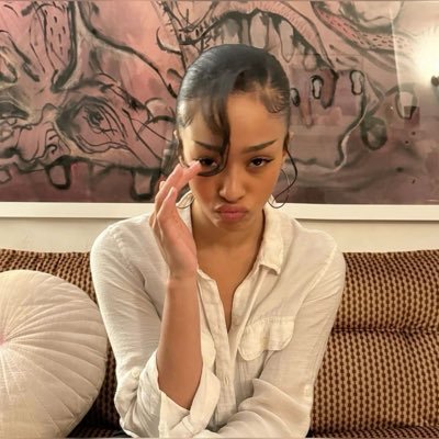 versarih's profile picture. fan account. ♡ she/her, 19. eyekon & navy