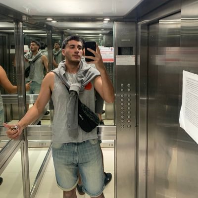 ramanin0's profile picture. maradoneano y romántico