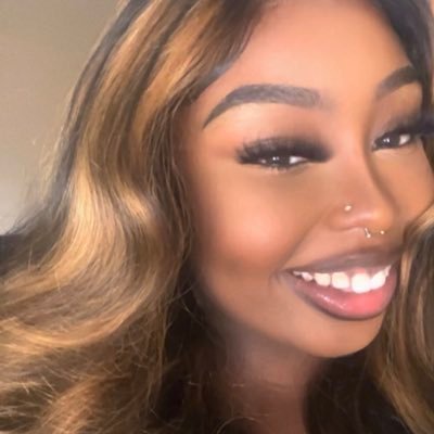 HoesLuvAriiiiii's profile picture. 