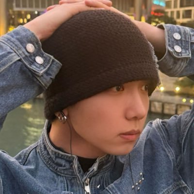 mandumyung's profile picture. woonmyungz connoisseur and blonde myungjae truther