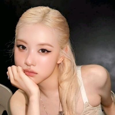 Rosies_areee_pa's profile picture. ♥︎ Cute face, sharp tongue. Approach at your own risk ♥︎ 💄🖤