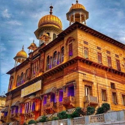 Anupbhatia7's profile picture. HE, SACRIFICED HIMSELF TO SAVE HINDU RELIGION FROM ATROCITIES OF AURANGZEB