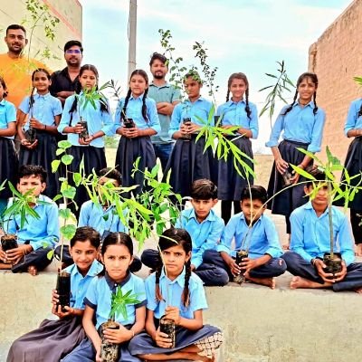 RAJESHG2407's profile picture. *परवाह नहीं है मुझे मशहूर होने की** आप मुझे मेरे नाम से पहचानों इतना ही काफी है *(अध्यापक सामाजिक विज्ञान)
                                 राम राम सा