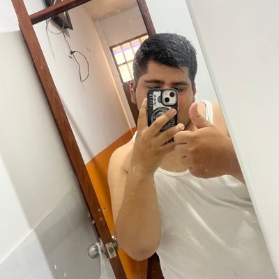 GonzalesAron9's profile picture. 23% 👾