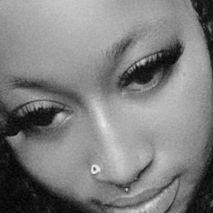 enimsxJ's profile picture. 💜