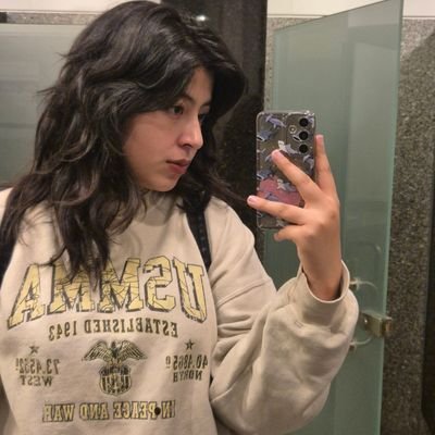 de_la32705's profile picture. Diseño gráfico | Animación | Arte Digital  
📍 CDMX | Disponible para freelance