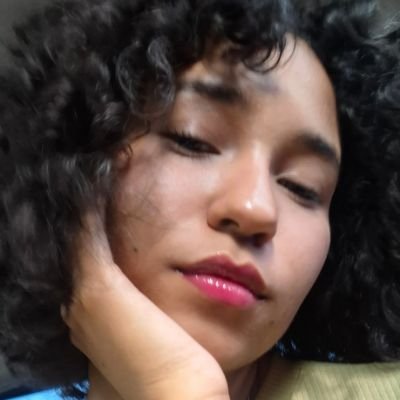 nanda_studying's profile picture. Vestibulanda de Medicina que odeia Twitter, mas usa Twitter — Foco ENEM e universidades públicas do Norte || #studytwt