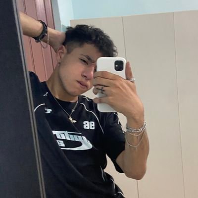 alotofgaysex's profile picture. so close to the twilight zone