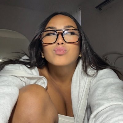 _dnsrr's profile picture. my vibe rn is just living life while prepping to be ur future Dr.