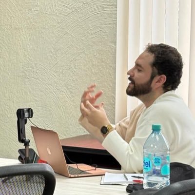 pippeflores's profile picture. Periodista 🗞️ Crítico de Cine / APUNTESdeCINE // MEC // Analista deportivo // MSP UdeG // Yo escuche que es un pollo gigante