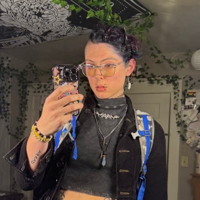 𝔍𝔞𝔢𝔡𝔢💙40% OFF🤍 Profile