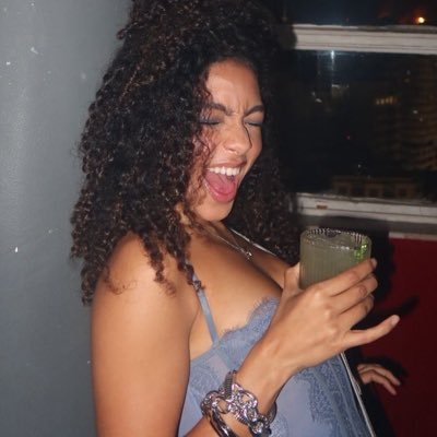 anytreasure's profile picture. 