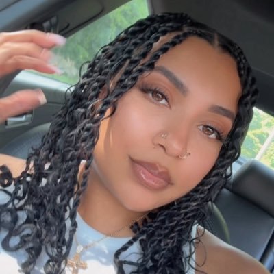 peaachhes's profile picture. Part time Yankees pitcher, full time yapper.